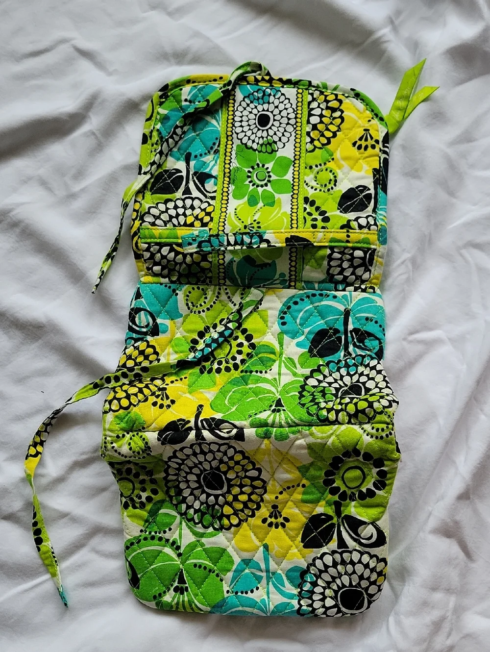 Vera Bradley Hanging Travel Organizer In Lime's Up Pattern